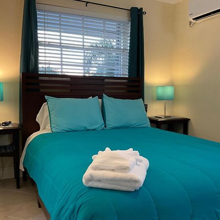 Cozy Guest Room ポンパノビーチ エクステリア 写真